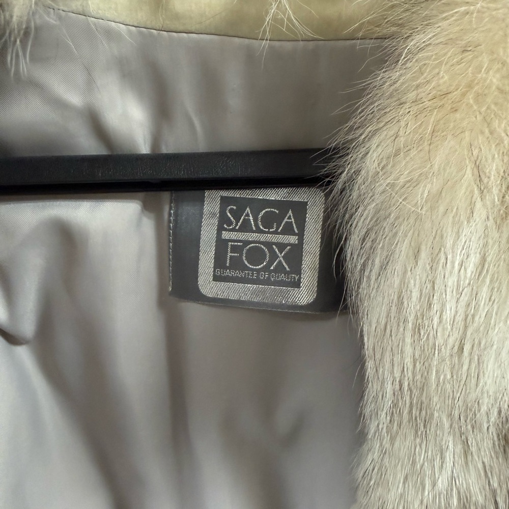 Saga Fox Blue Fox - Picture 2 of 4
